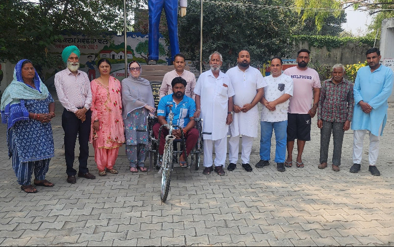 Raju Brothers Welfare Society in collaboration with UK and Punjab presented a tricycle